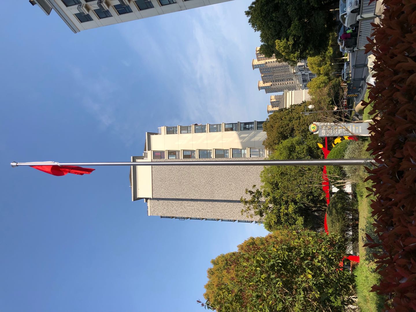 不銹鋼旗桿和建筑的高度比例一般是多少？